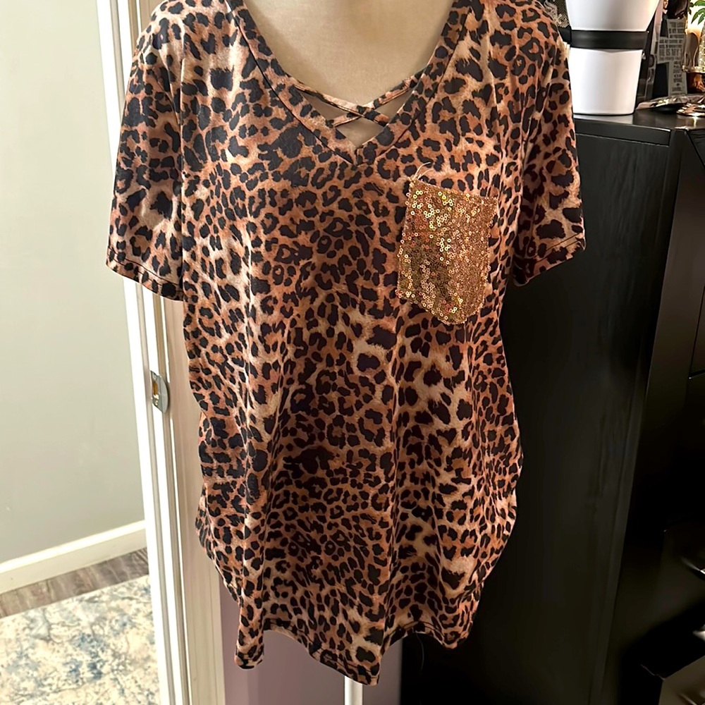 Leopard t shirt XL